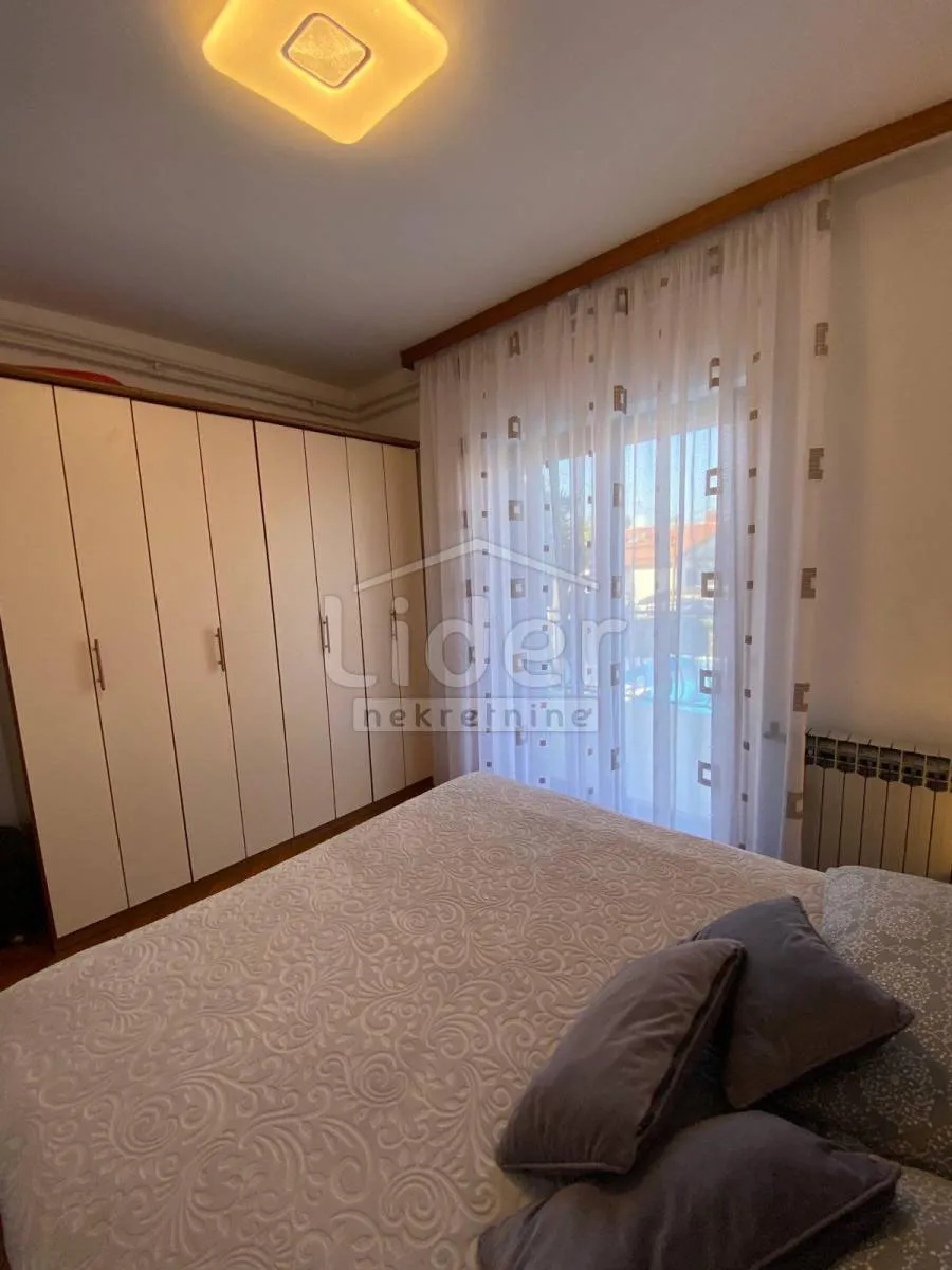 malinska, kuća p+1, 150m2, 577m2 okućnice, bazen - slika 13
