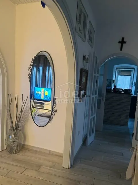 kastav, jedinstveno, kuća u samoj jezgri, 250m2 - slika 14