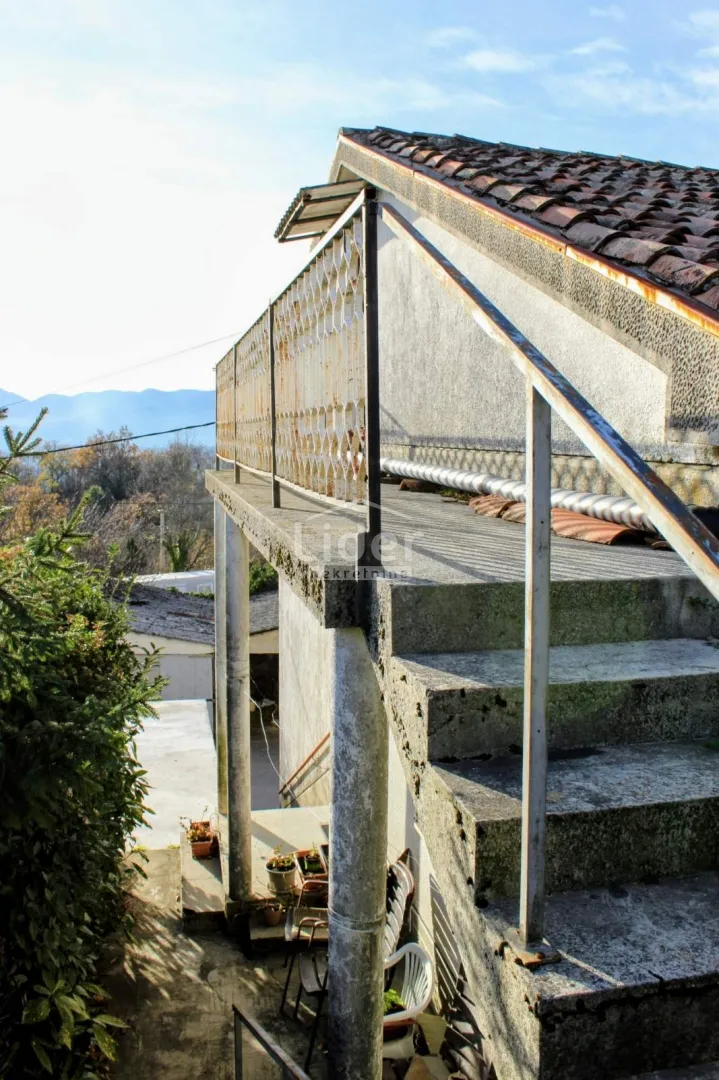 marčelji kuća s odličnim potencijalom i okućnicom - slika 12