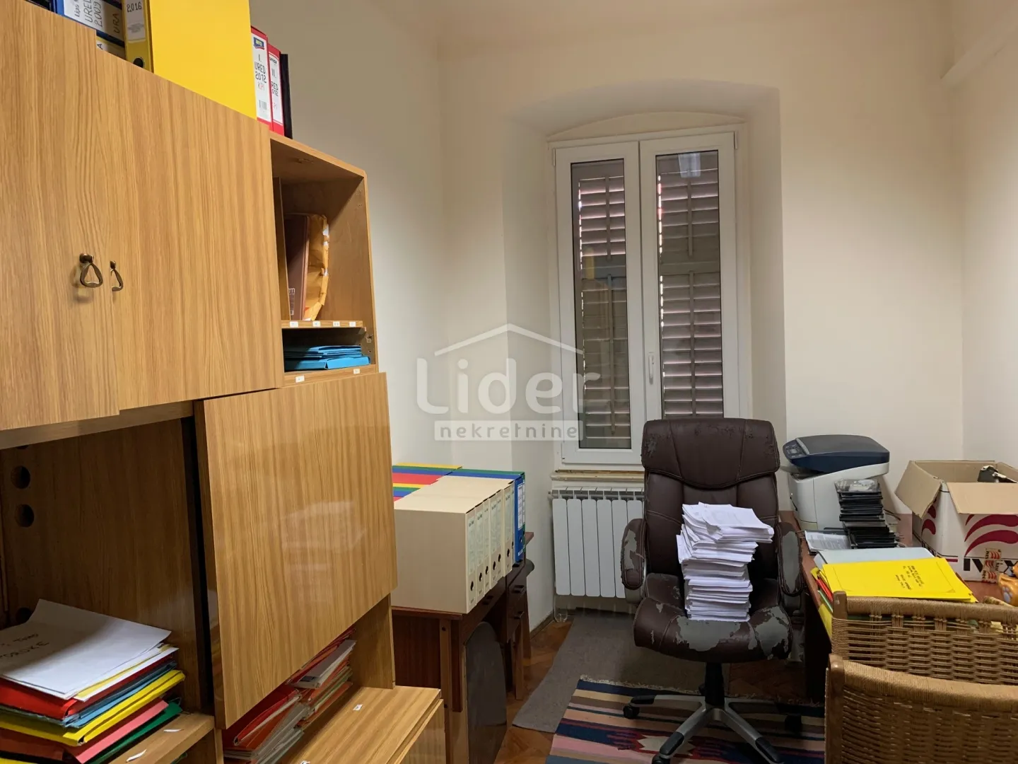 rijeka centar 80 m2 1. kat za tihu djelatnost! - slika 8