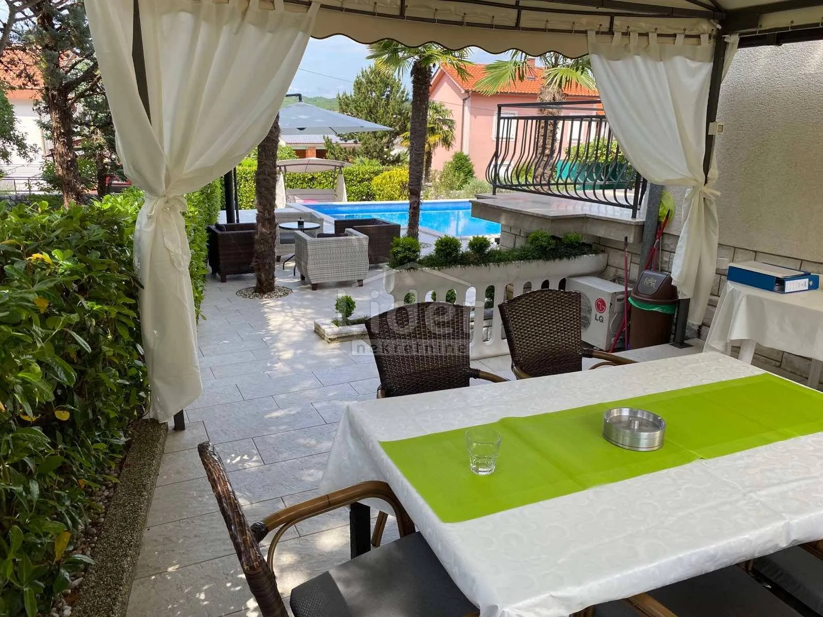 malinska, kuća p+1, 150m2, 577m2 okućnice, bazen - slika 4