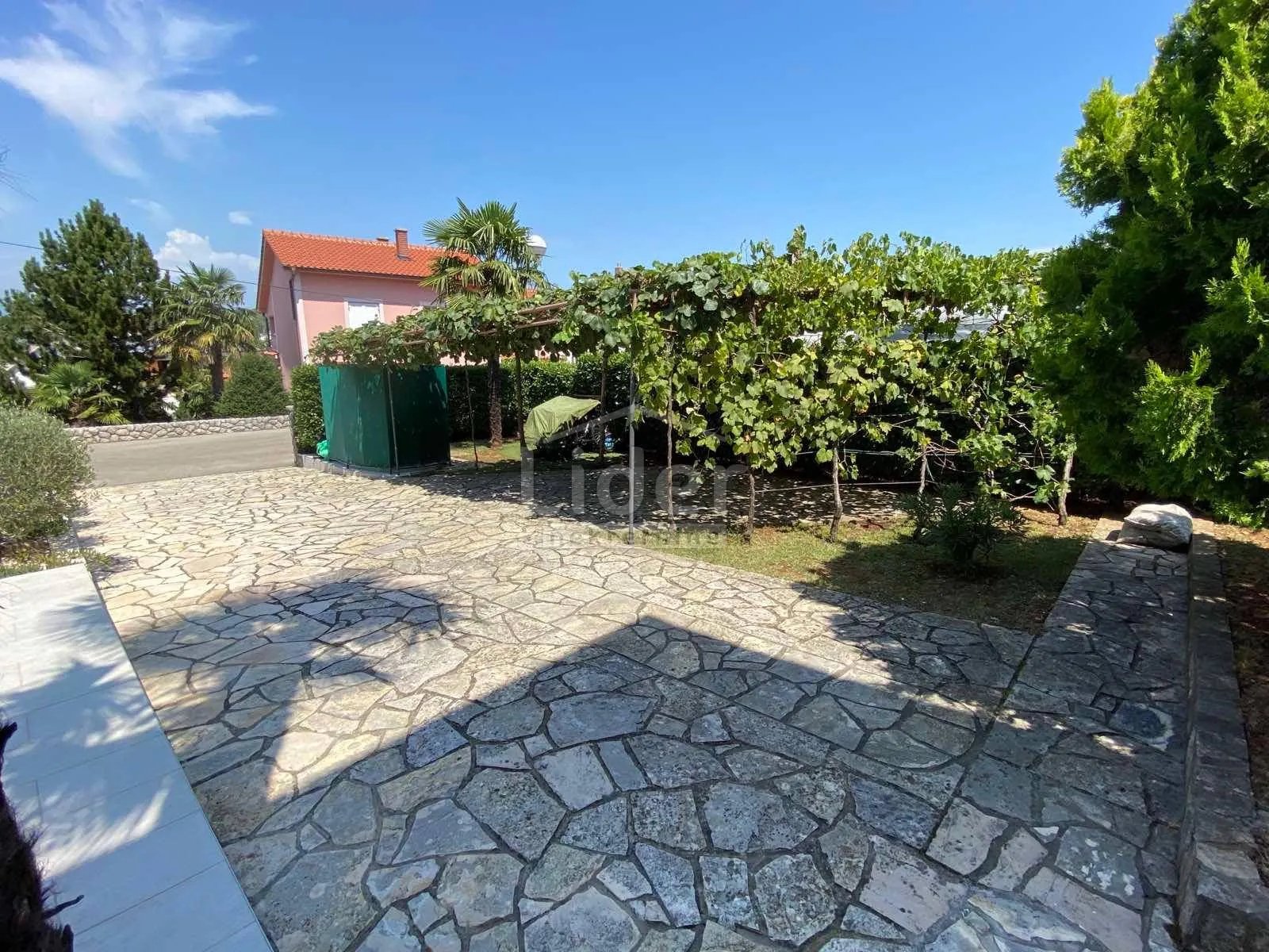 malinska, kuća p+1, 150m2, 577m2 okućnice, bazen - slika 7