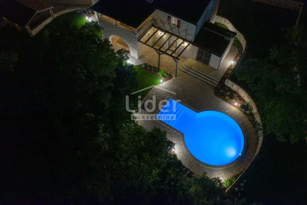 istra, čarobna villa, bazen, - slika 12