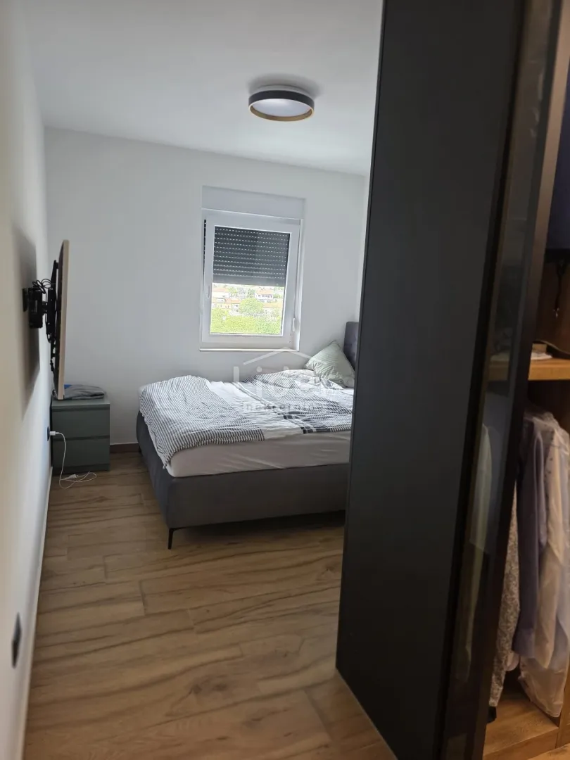 banderovo, 3s+db, 2 parkinga, lođa, panorama, namješten - slika 30