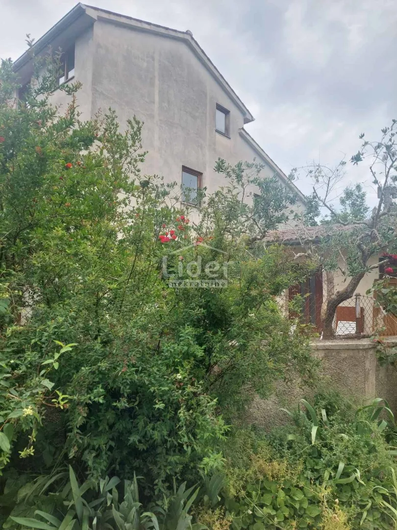 pomer, medulin, novija kuća 250m2 na samo 150m od mora - slika 20