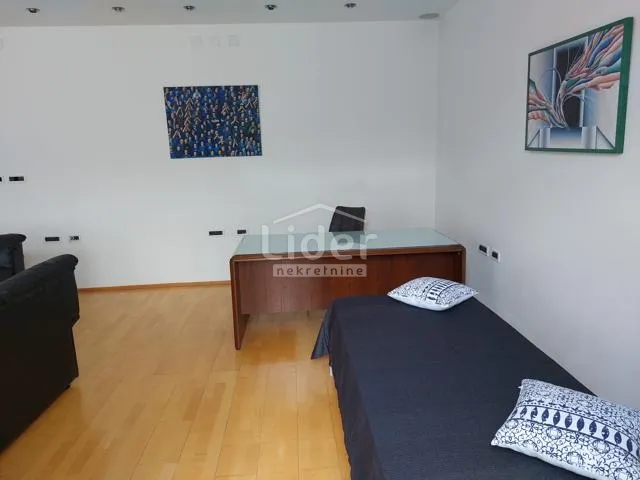 belveder-150m2,2s+db,3 balkona s pogledom na grad i more - slika 21