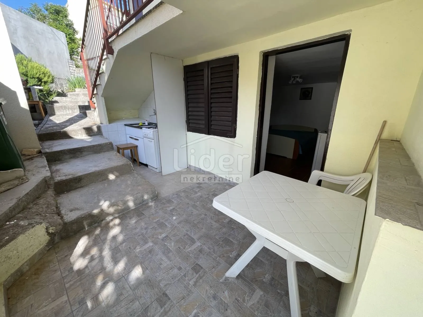 donji karin, kuću sa 5 apartmana prodajemo - slika 29