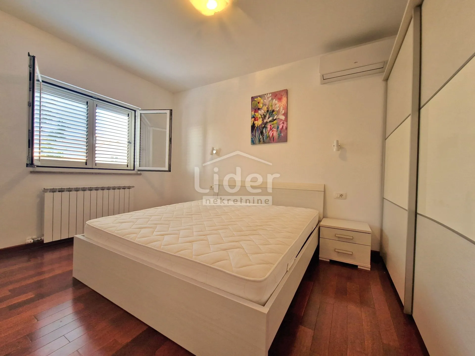 barbat, stan u zgradi 95m2 - slika 7