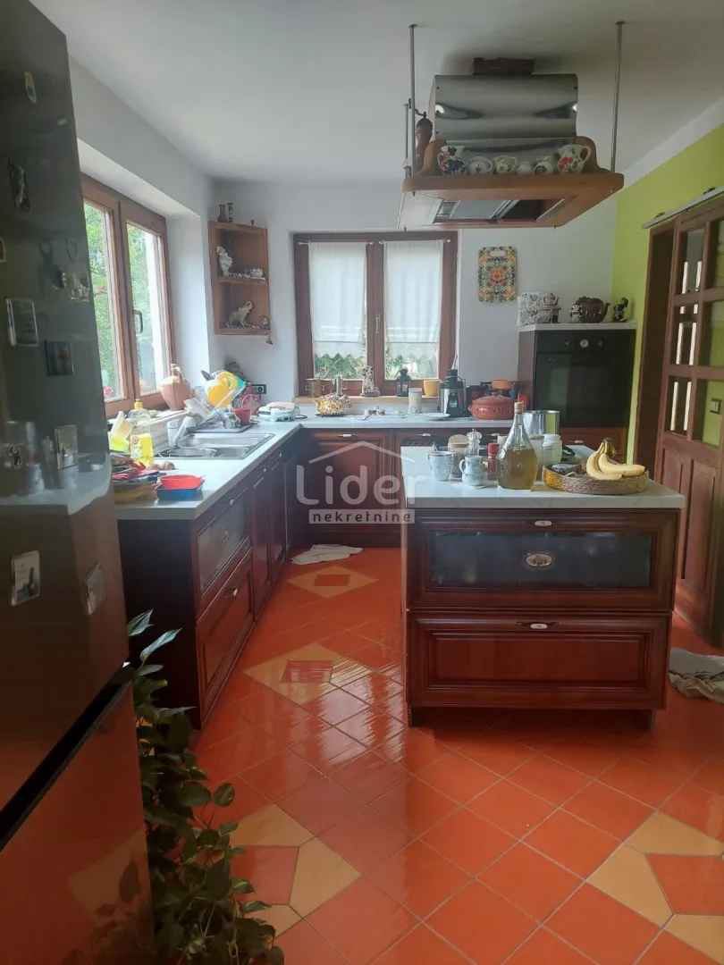 pomer, medulin, novija kuća 250m2 na samo 150m od mora - slika 22