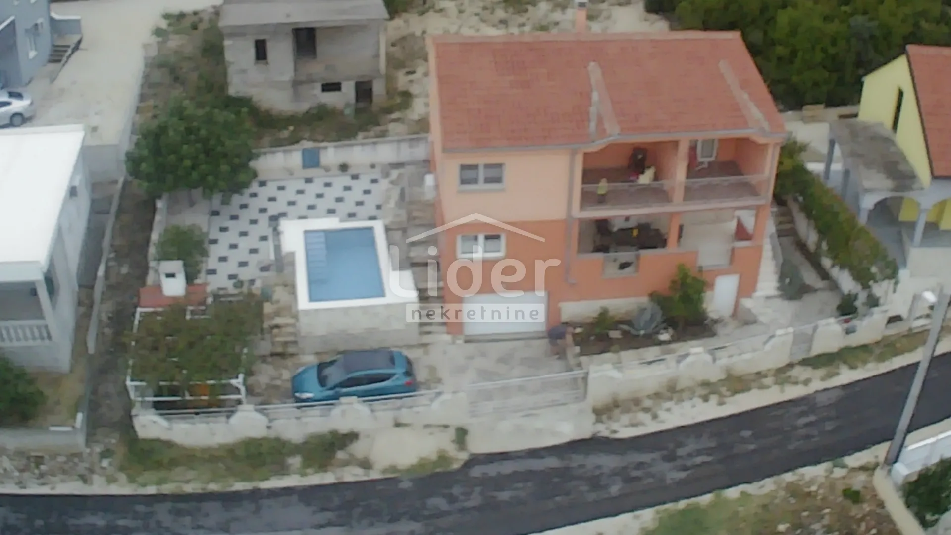 kruševo, kuću sa 3 stana i bazenom prodajemo - slika 2