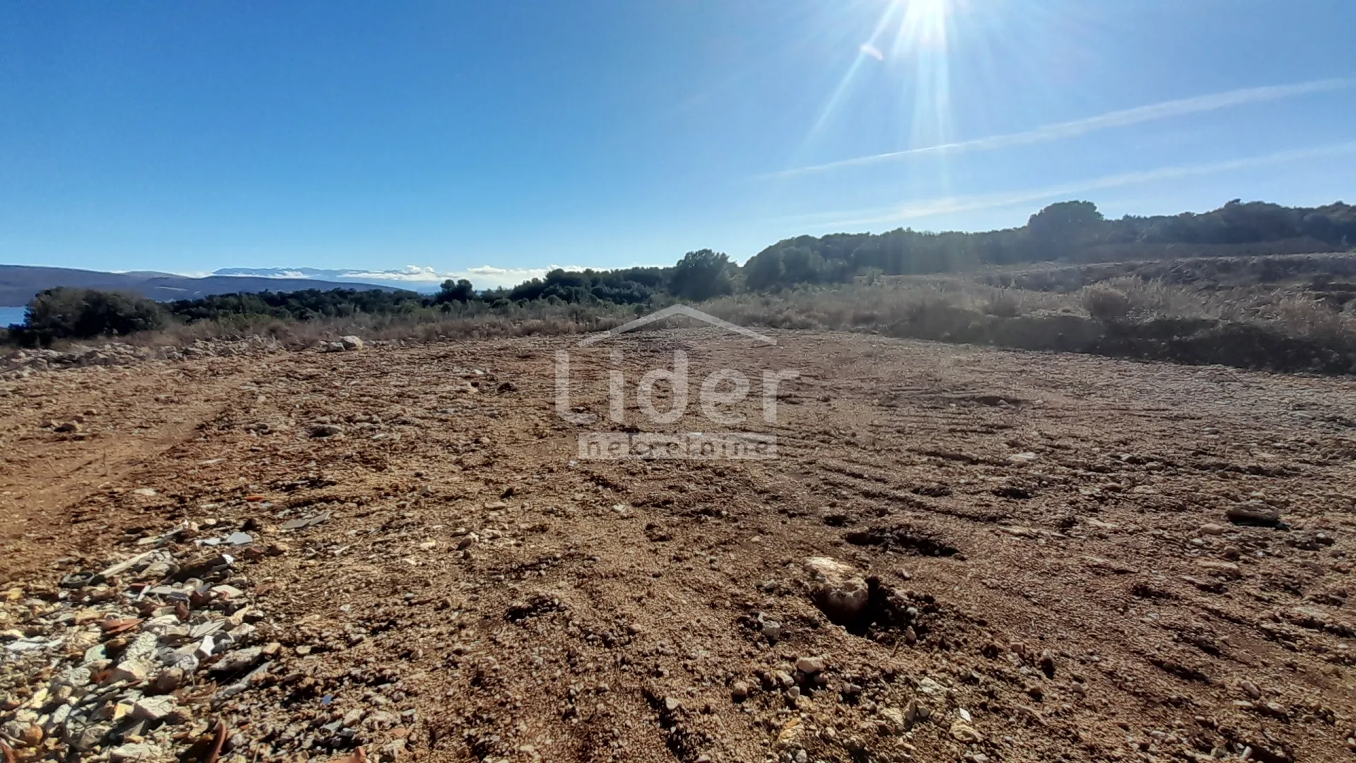 otok krk,grad krk- građevinsko zemljište s pogledom na more 732m2 - slika 3