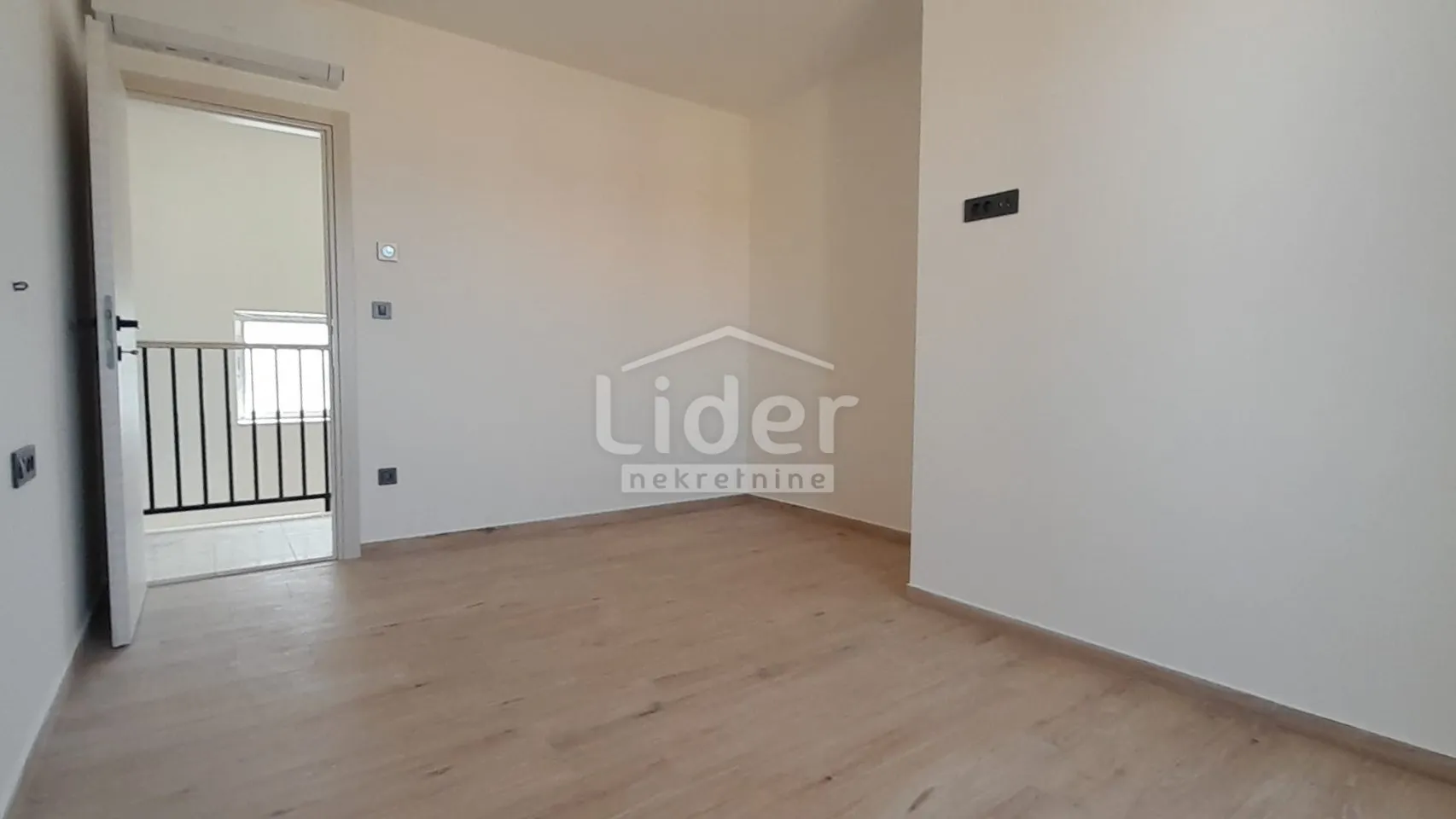 otok krk,malinska-vila s bazenom 140 m2 - slika 16