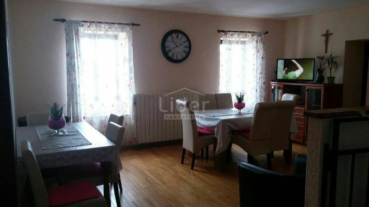 viškovo, kuća sa 3 stana i okućnicom - slika 3