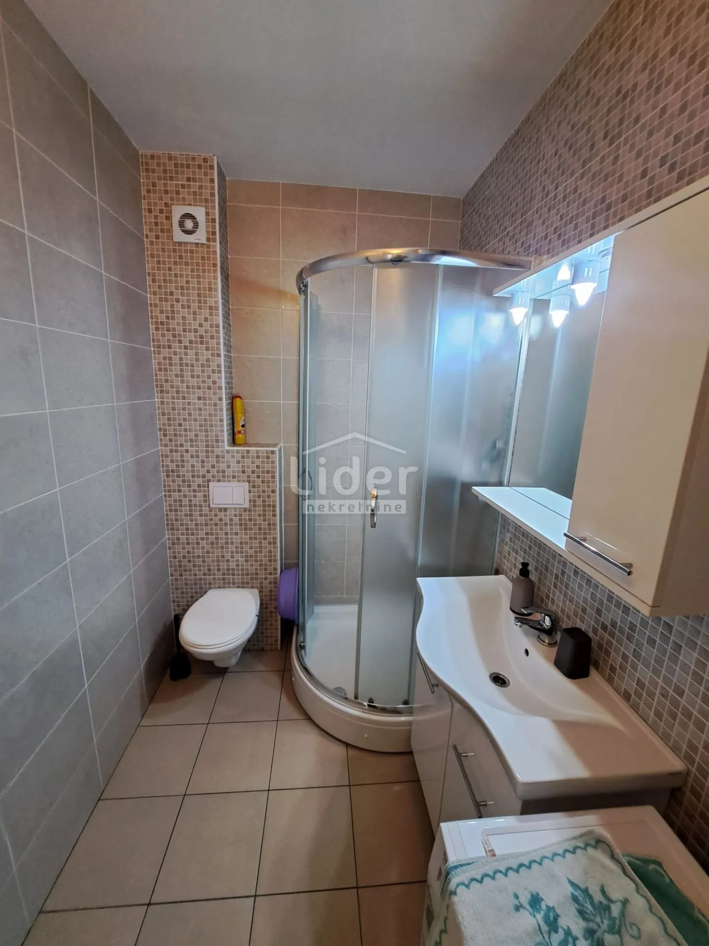 novalja stan 70m2, jacuzzi, blizina centra, škole i vrtića - slika 19