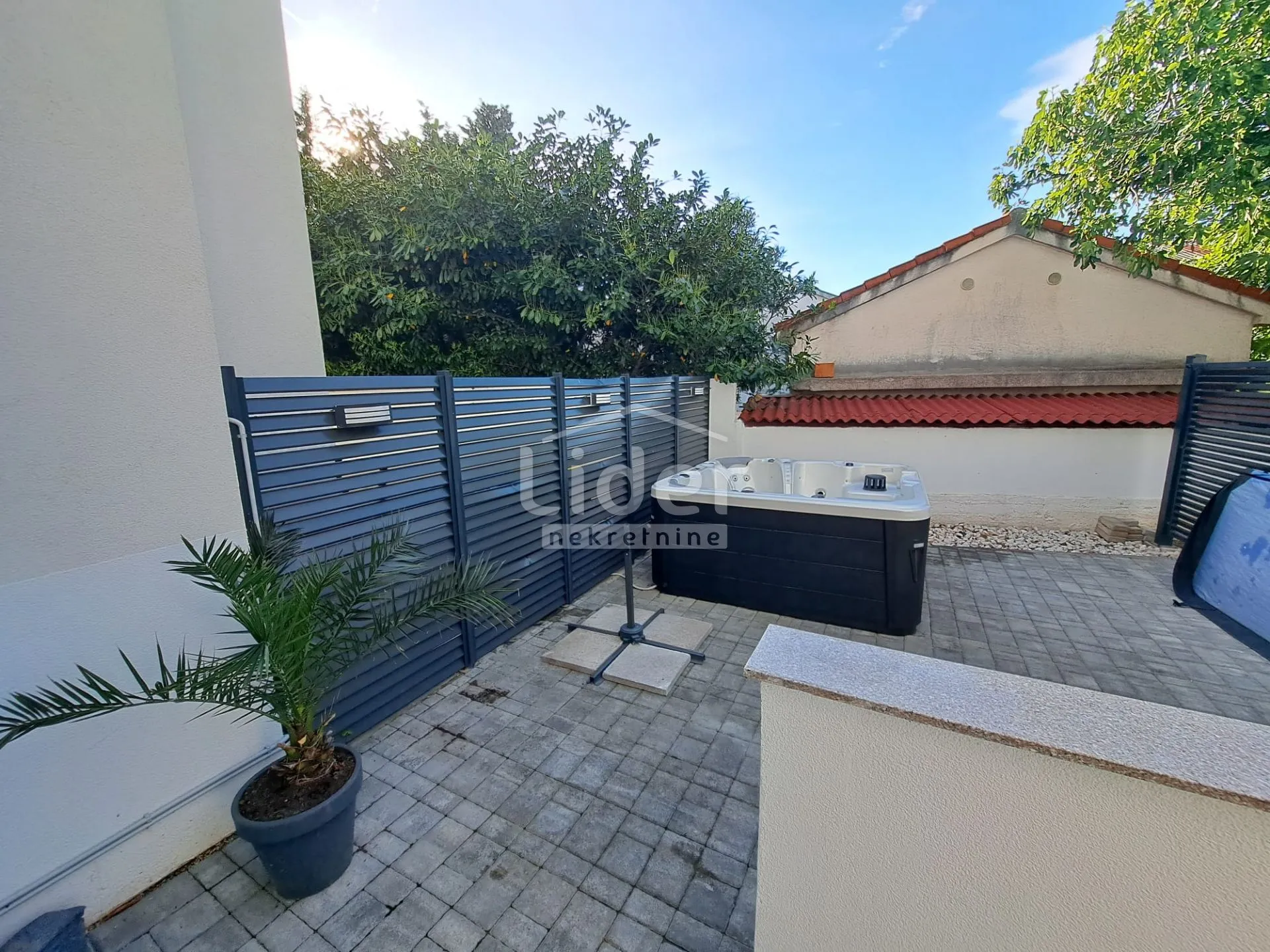 novalja stan 70m2, jacuzzi, blizina centra, škole i vrtića - slika 13