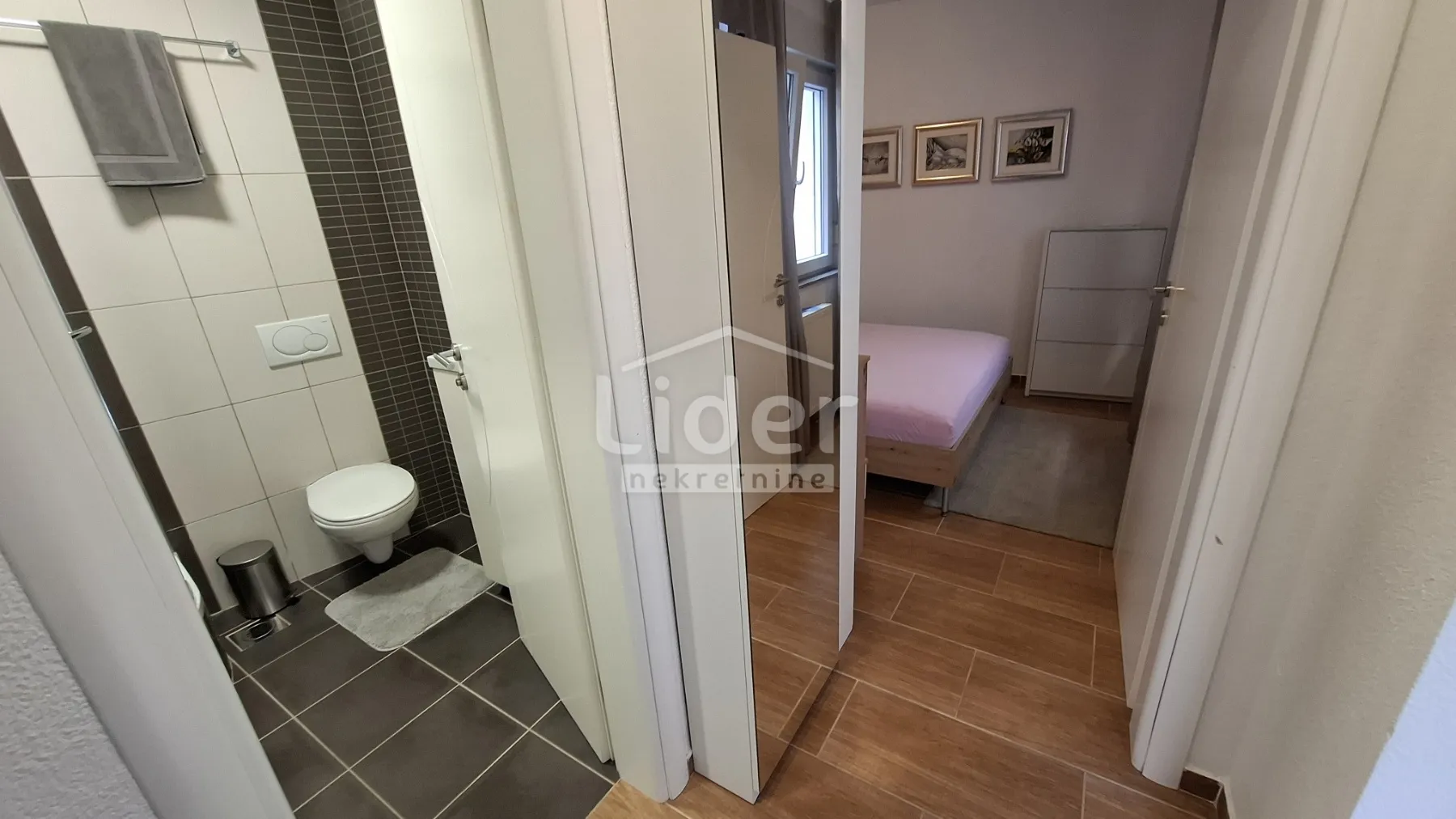 crikvenica-prostran stan s dodatnim apartmanom - slika 20