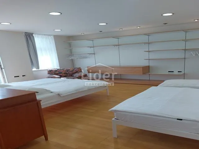 belveder-150m2,2s+db,3 balkona s pogledom na grad i more - slika 20