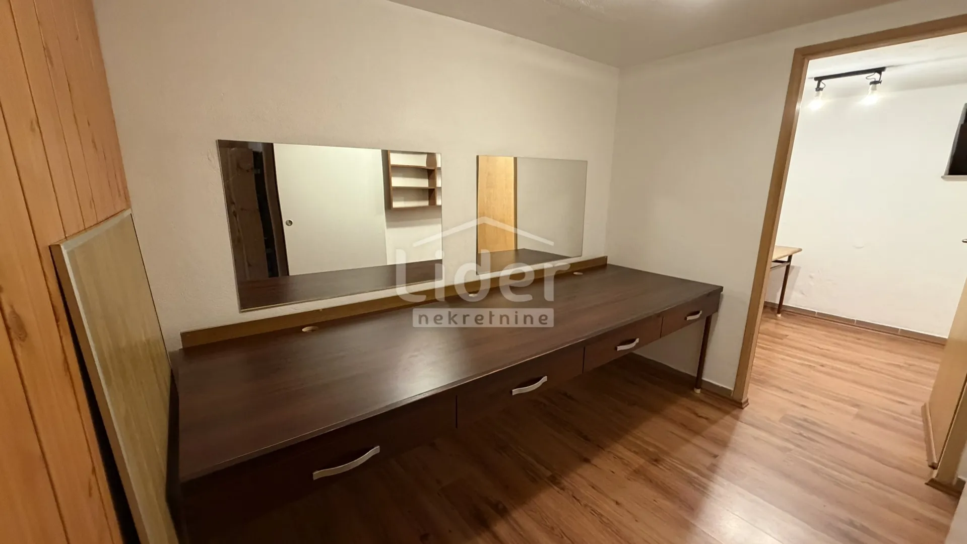poslovni prostor 40m2 na mirnoj lokaciji iznajmljujemo - slika 8