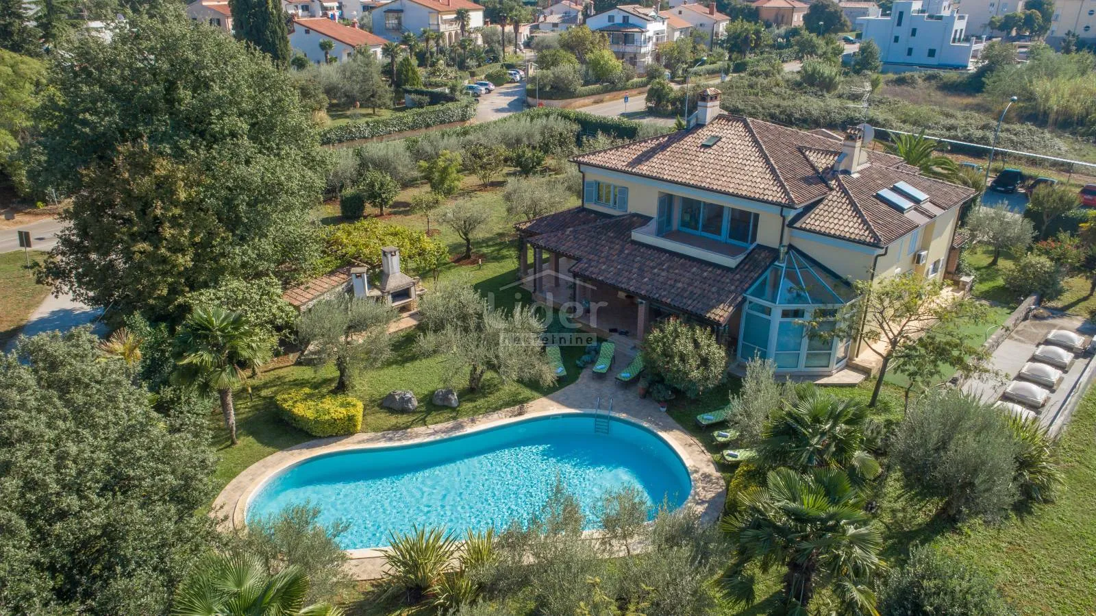 poreč-prekrasna vila na odličnoj lokaciji - slika 15