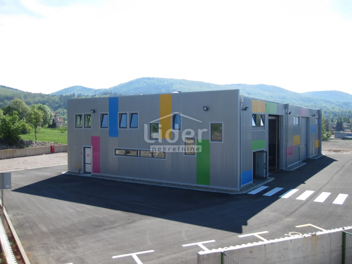 hala, 568 m2, 6.200 m2 zemljište - slika 8