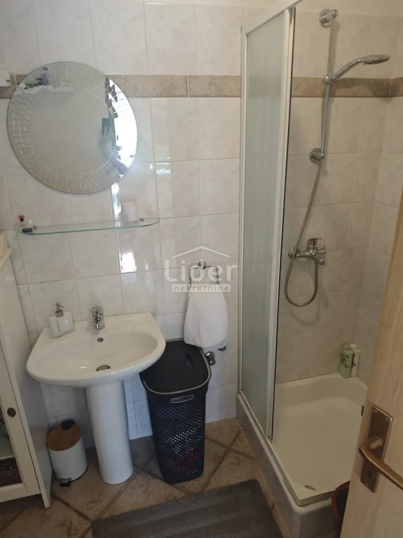 opatija- vila s predivnim pogledom i bazenom - slika 12