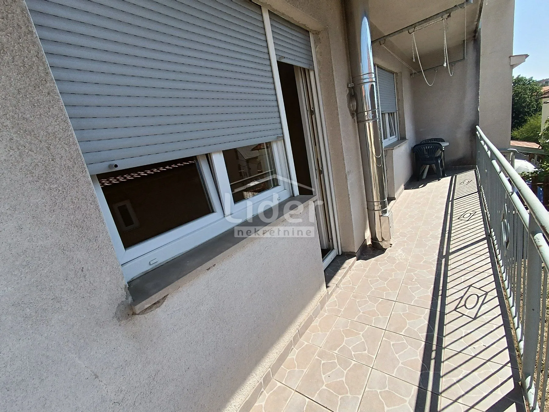 zamet kuća sa 4 stana, 1 zona, 385.000 € - slika 20