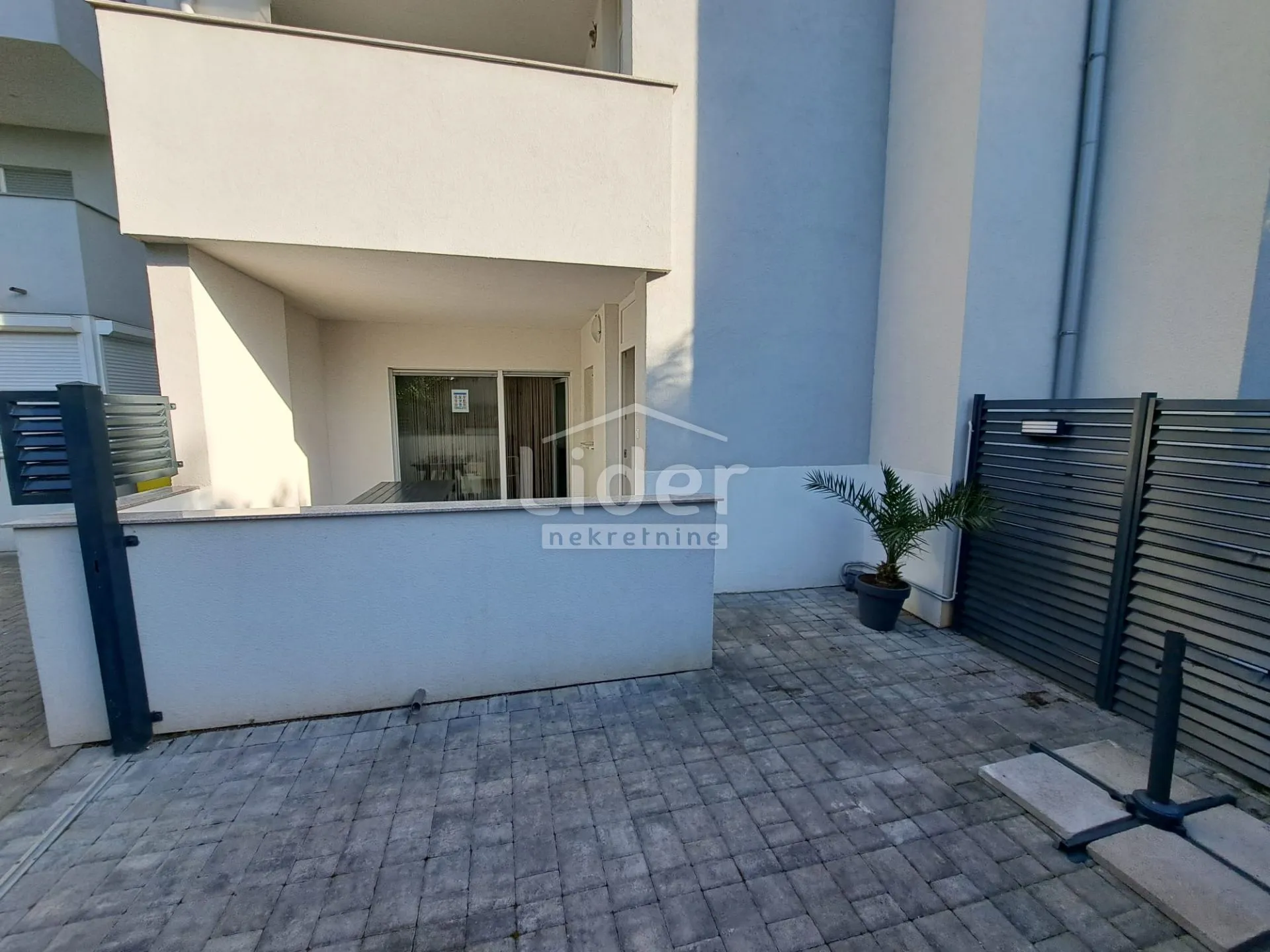 novalja stan 70m2, jacuzzi, blizina centra, škole i vrtića - slika 17