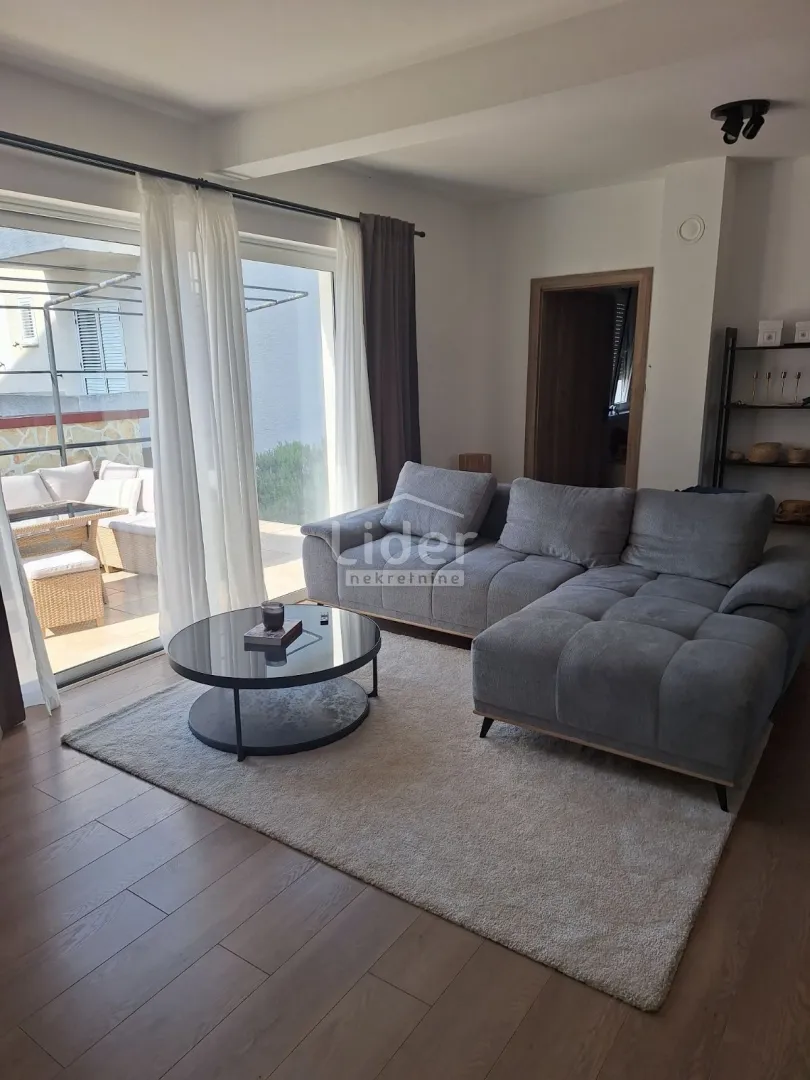 kuća sa dva stana, barbat - slika 5