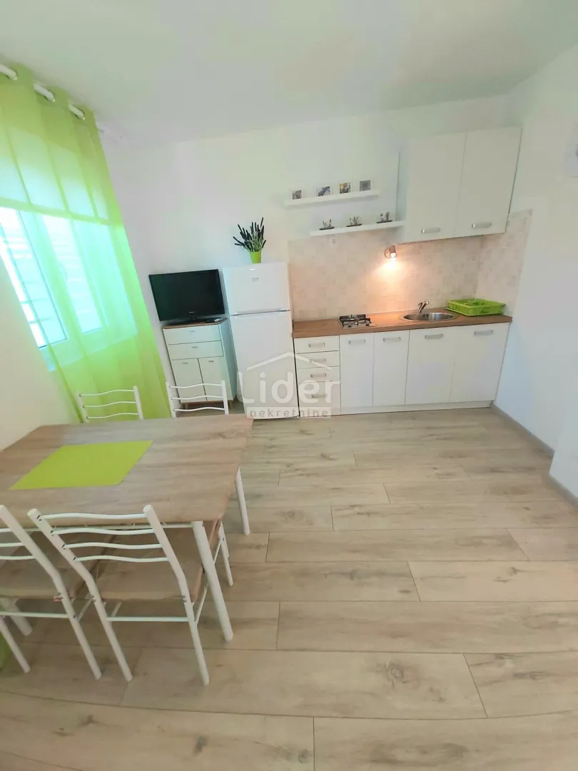 mali lošinj -1s+db stan u kući - slika 4