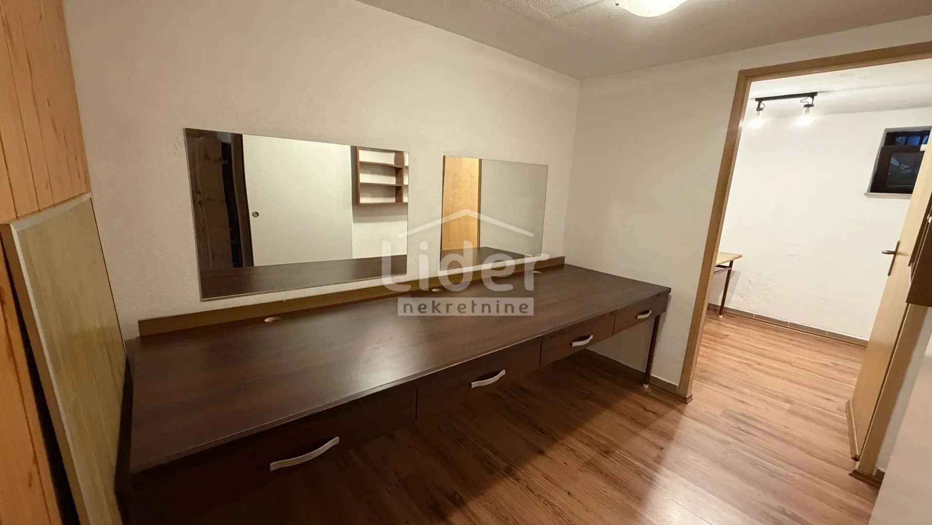 poslovne prostore 70m2 na mirnoj lokaciji iznajmljujemo - slika 9