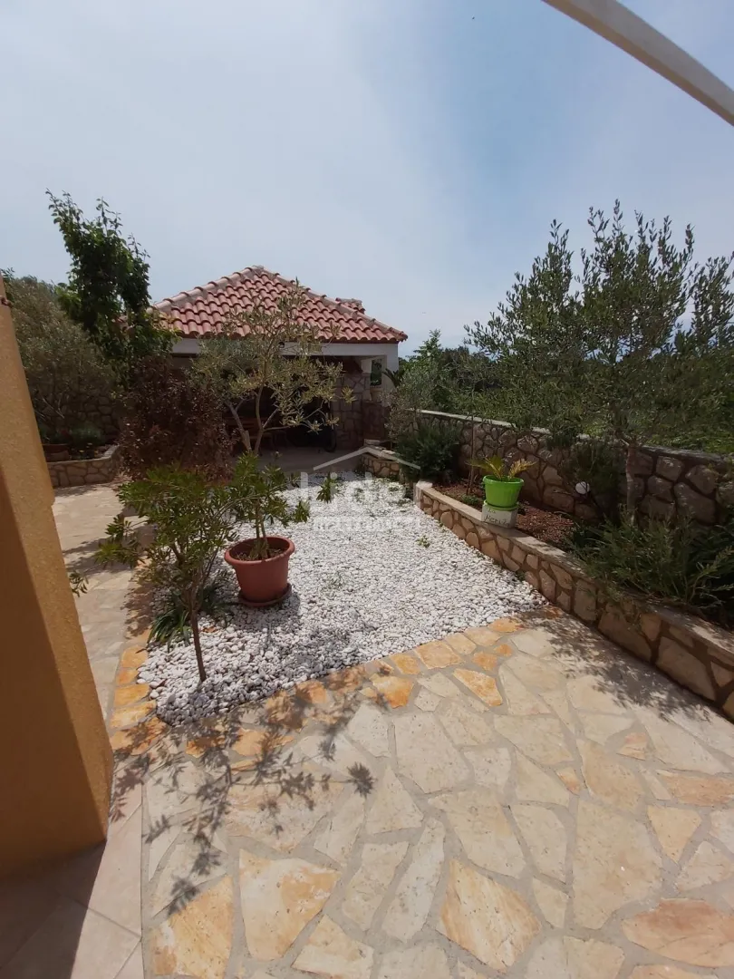 mali lošinj-samostojeća kuća s 4 apartmana - slika 2