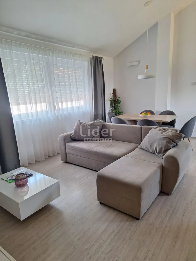 kuća sa dva stana, barbat - slika 19