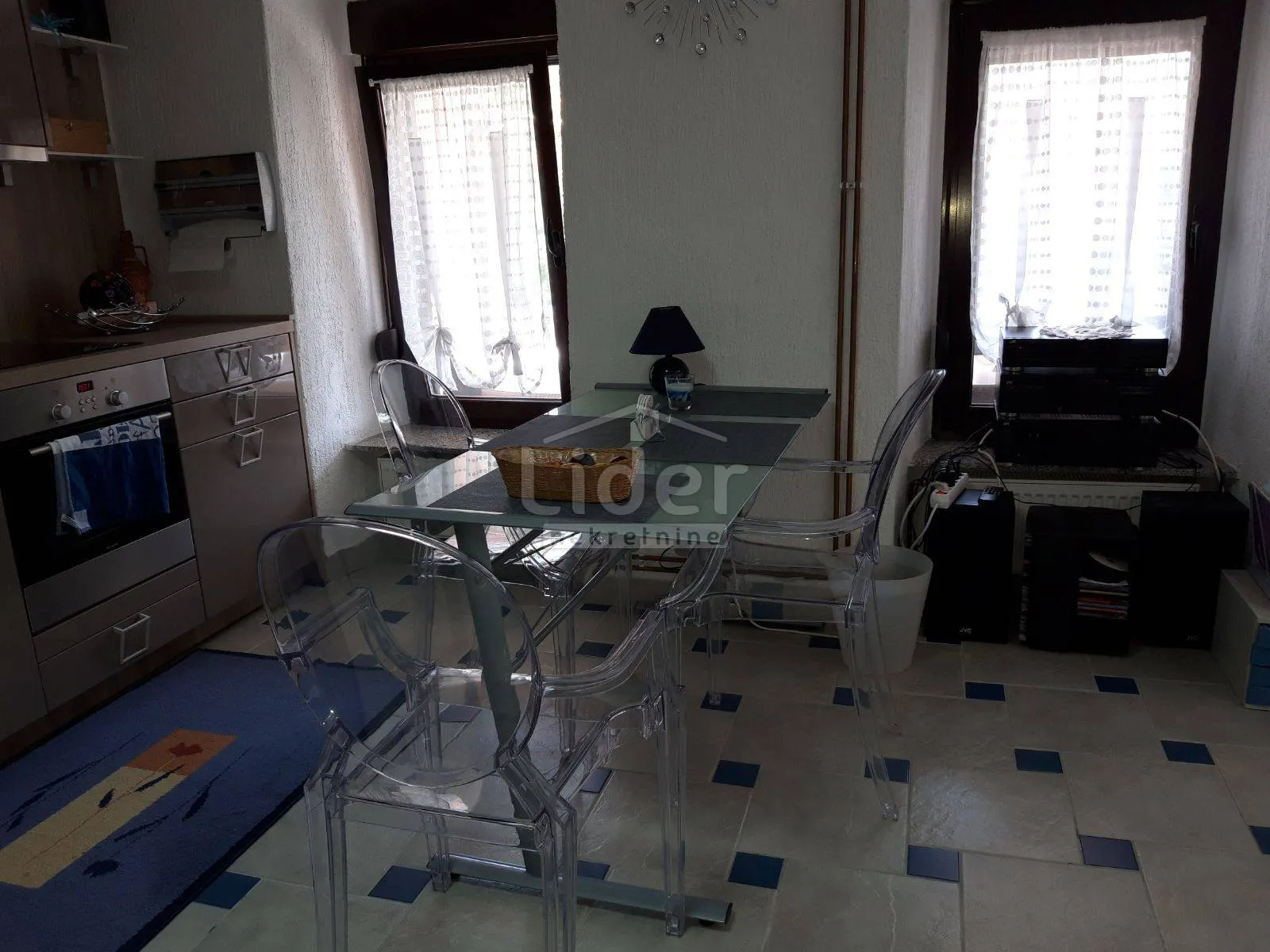 kuća škurinje, 250m2 - slika 11