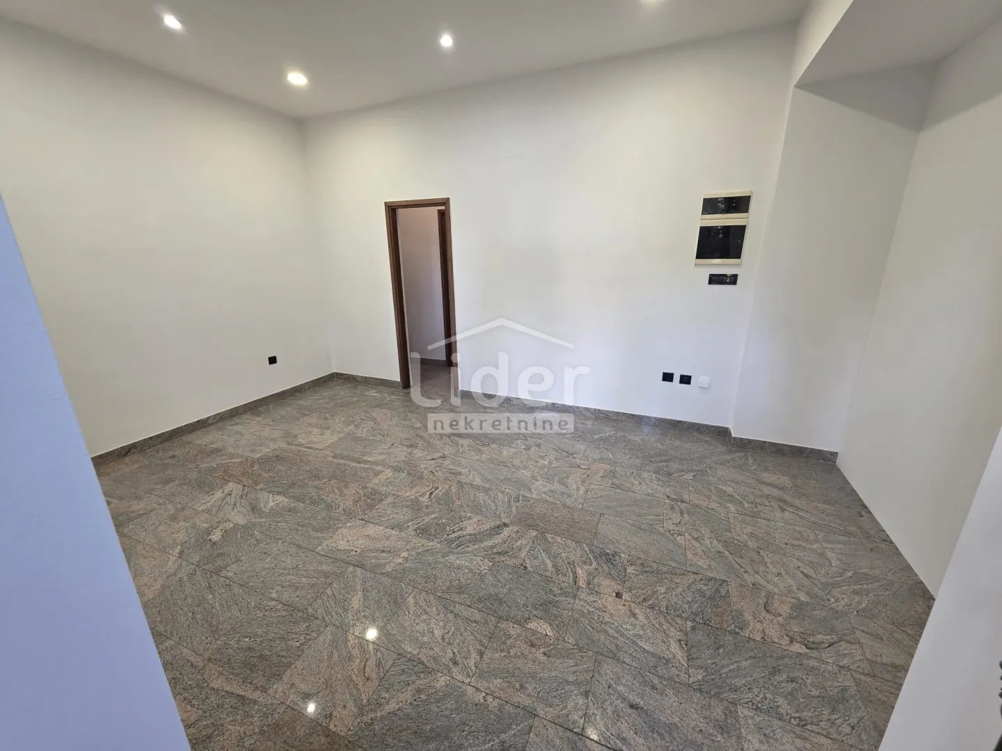 belveder, ulični poslovni prostor, 37m2 - slika 6