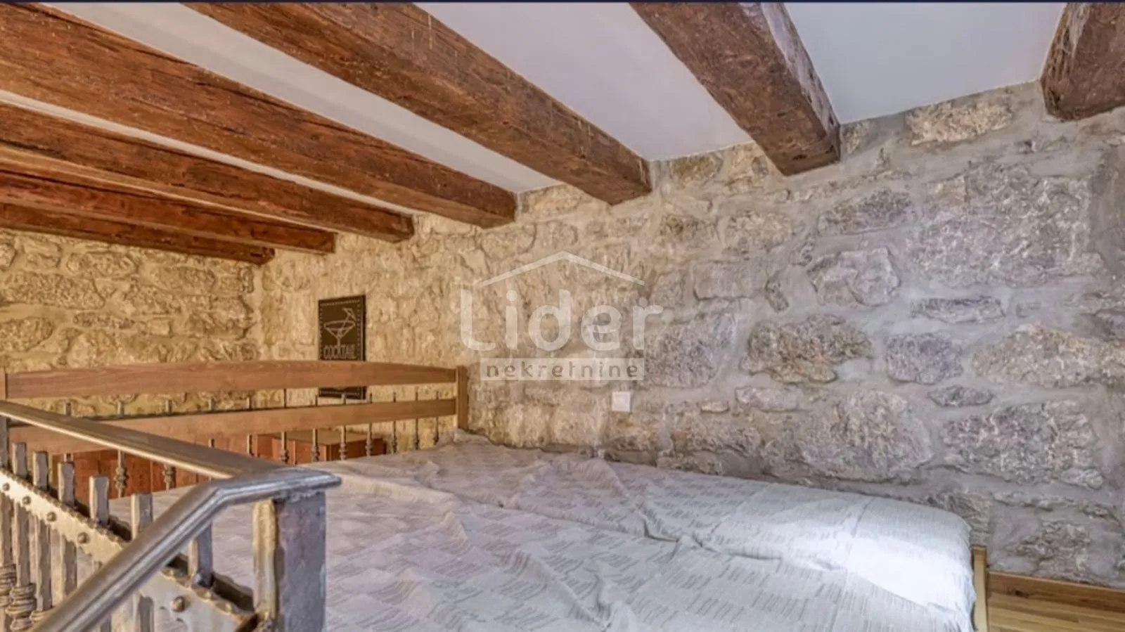 jušići stan sa studio apartmanom i terasom - slika 18