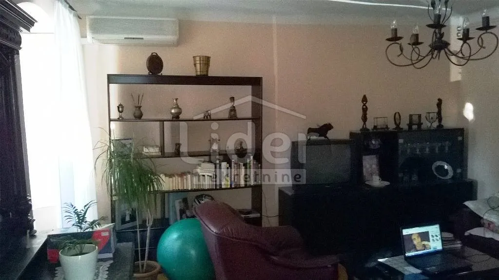 centar, 4 sobni stan - slika 9