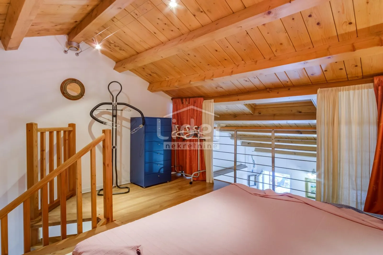 stan s predivnim pogledom na more i luku – veli lošinj - slika 12