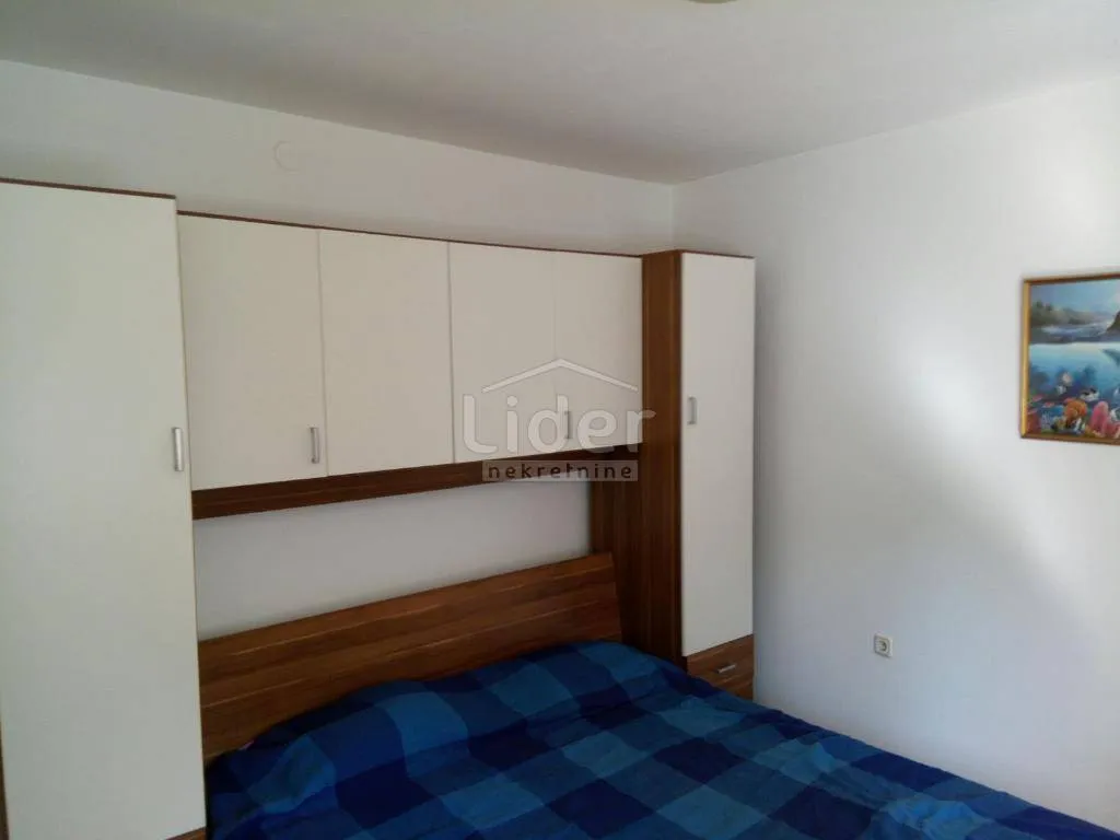 kuća jadranovo, 3 stana - slika 6