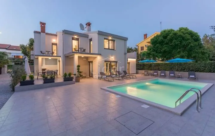 villa u poreču, 300 metara od poznatih plaža - slika 1