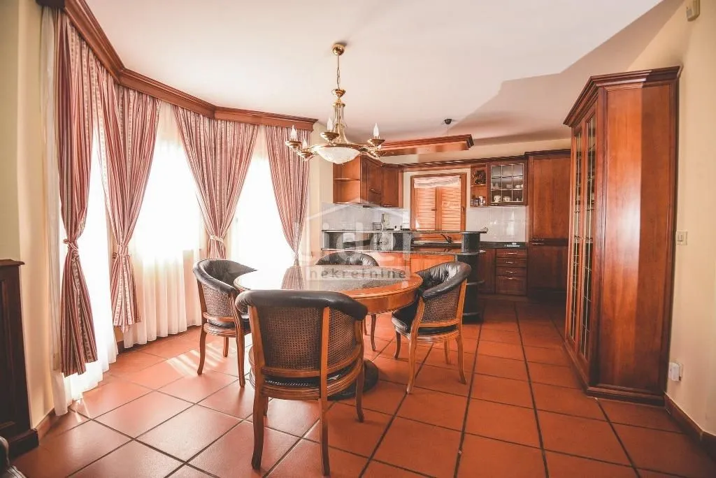 kuća gornja vežica, 330m2 - slika 5