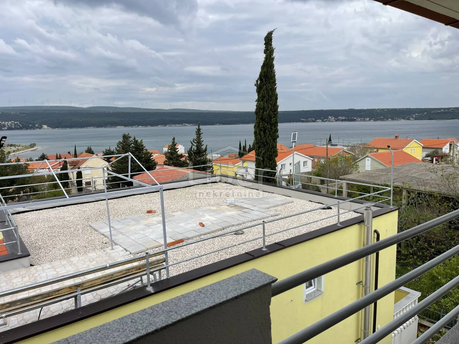 kuća sa 6 apartmana i pogledom na more - slika 22