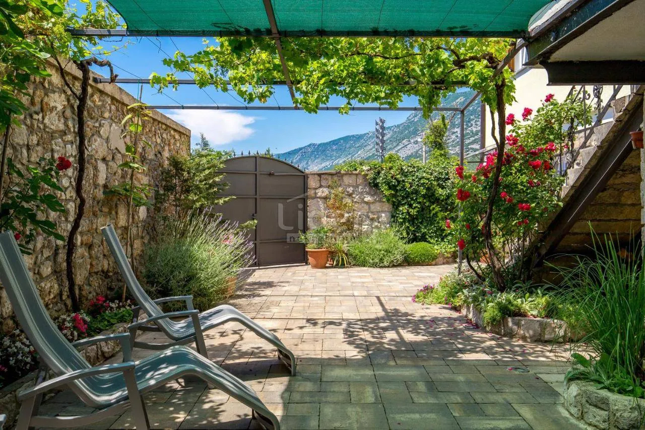 tribalj, kuća sa bazenom - slika 5