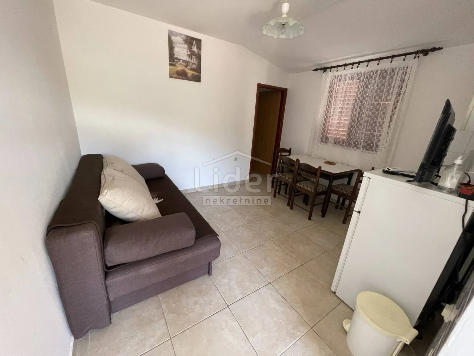 donji karin, kuću sa 5 apartmana prodajemo - slika 10