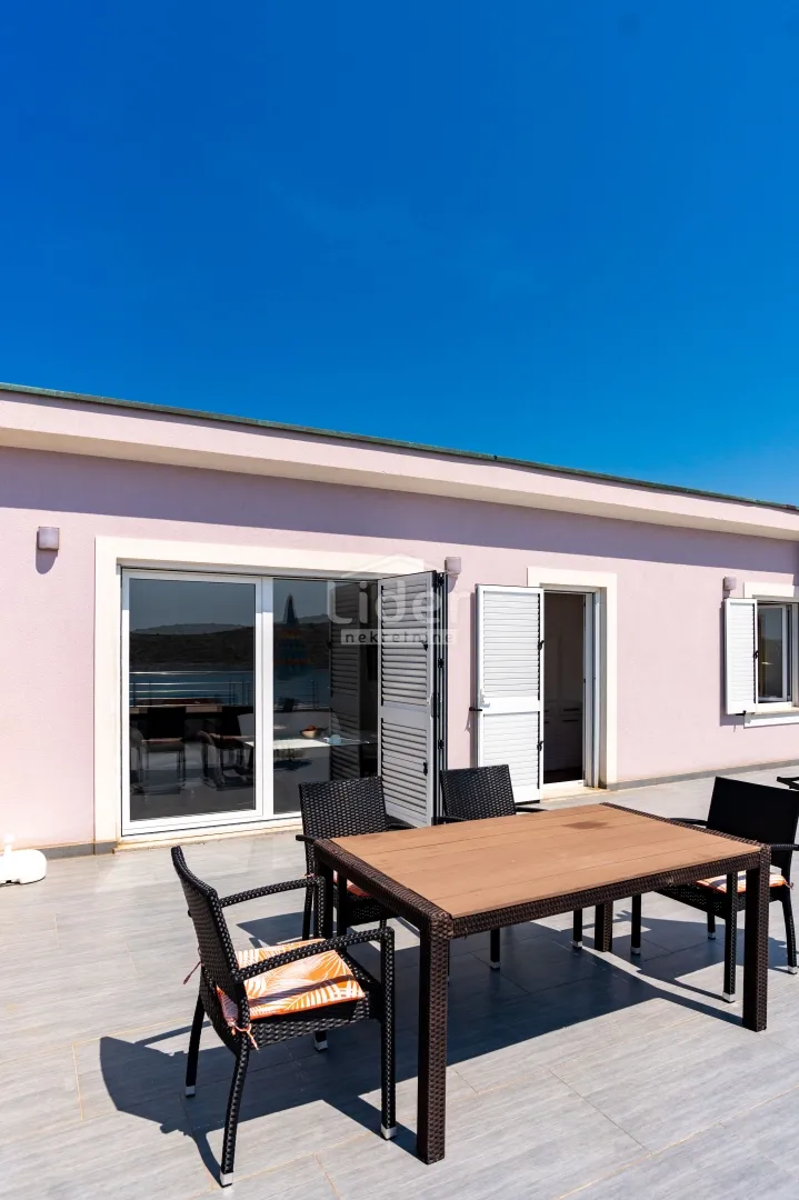 rab, barbat, apartman 150 m2 s prekrasnim pogledom - slika 9