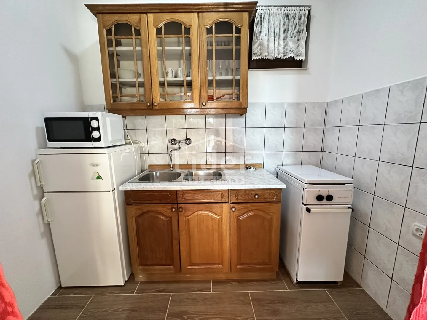 kruševo, kuću sa 3 stana i garažom prodajemo - slika 11