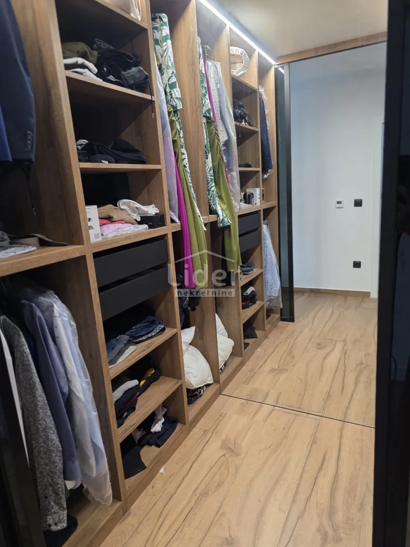 banderovo, 3s+db, 2 parkinga, lođa, panorama, namješten - slika 24