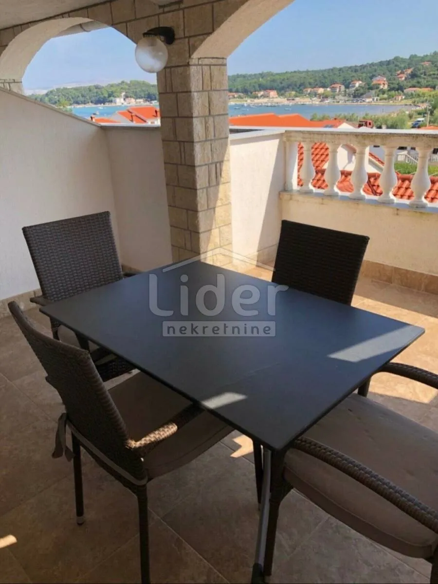 apartmanska kuća na samoj plaži u loparu - slika 14