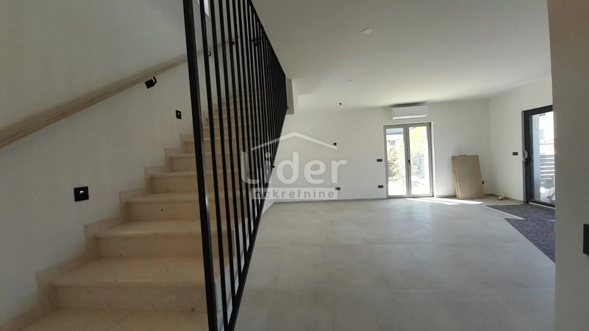 otok krk,malinska-vila s bazenom 140 m2 - slika 6