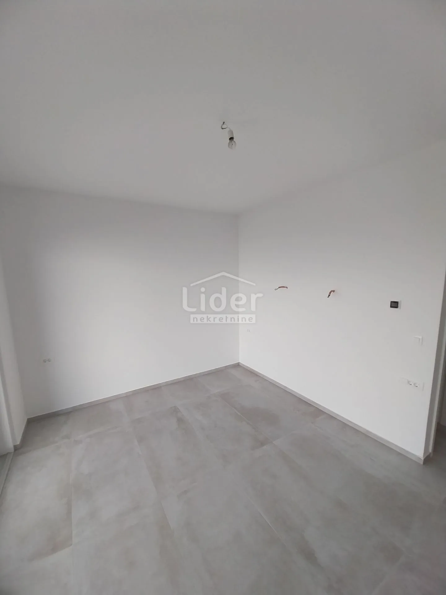 penthouse 127,14 m2, 30m od mora, predivan pogled - slika 11