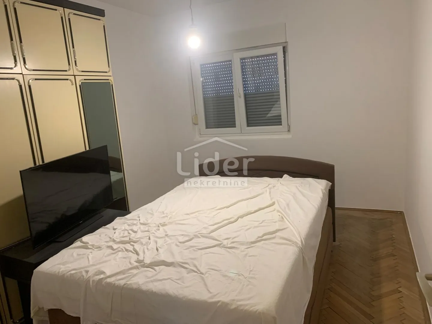 turnić 55 m2 balkon pogled! - slika 7